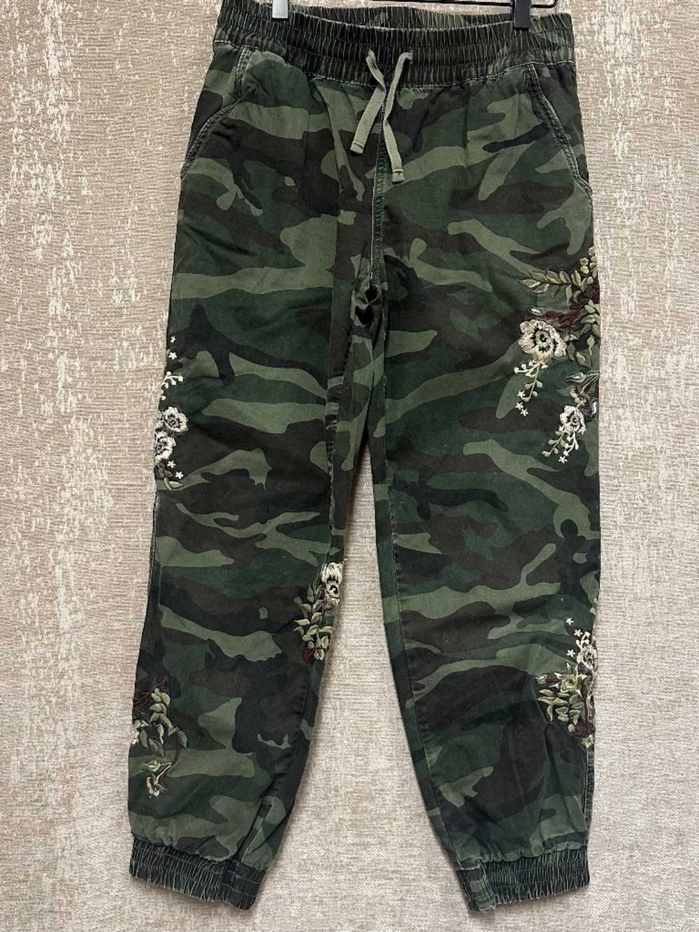 Driftwood Embroidered Camo Joggers Size Large